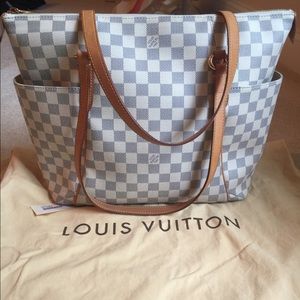 Authentic LOUIS VUITTON Totally MM Damier Azur.