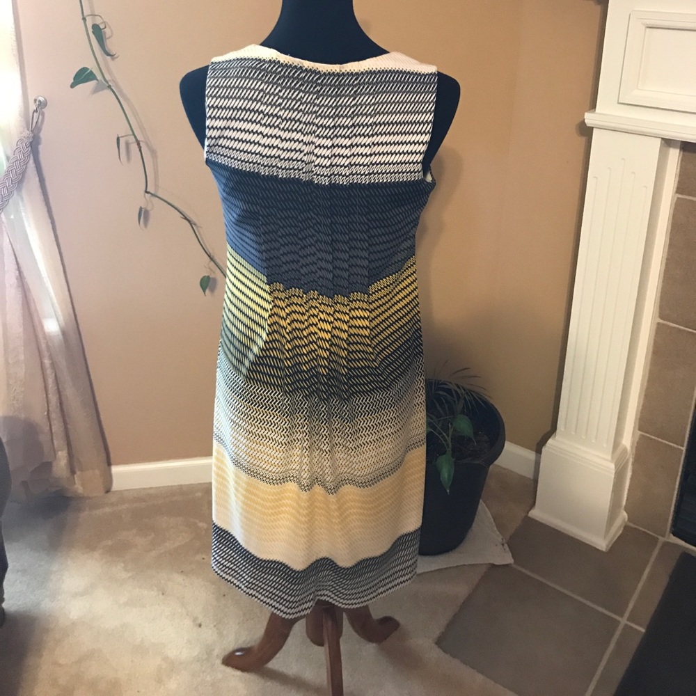 Dress 🌺🌸🌼🌼💐💐 - Picture 5 of 5