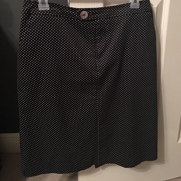 Ladies black &  white polka dot skirt Size 8 Lined - Picture 1 of 3