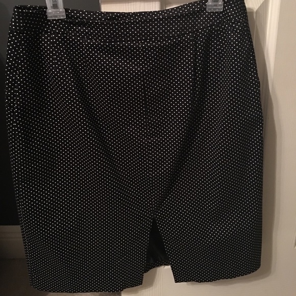 Ladies black &  white polka dot skirt Size 8 Lined - Picture 2 of 3