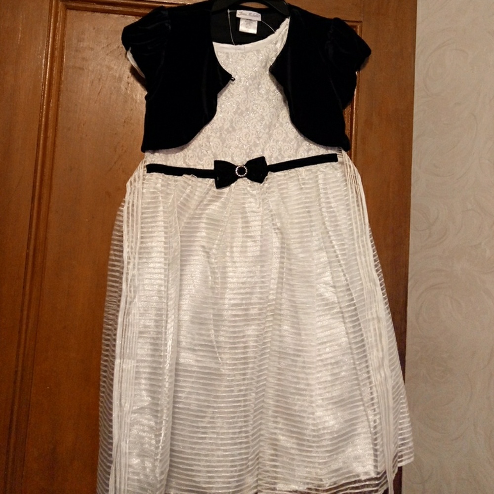 Gorgeous Jona Michelle White Dress w Silver Accent