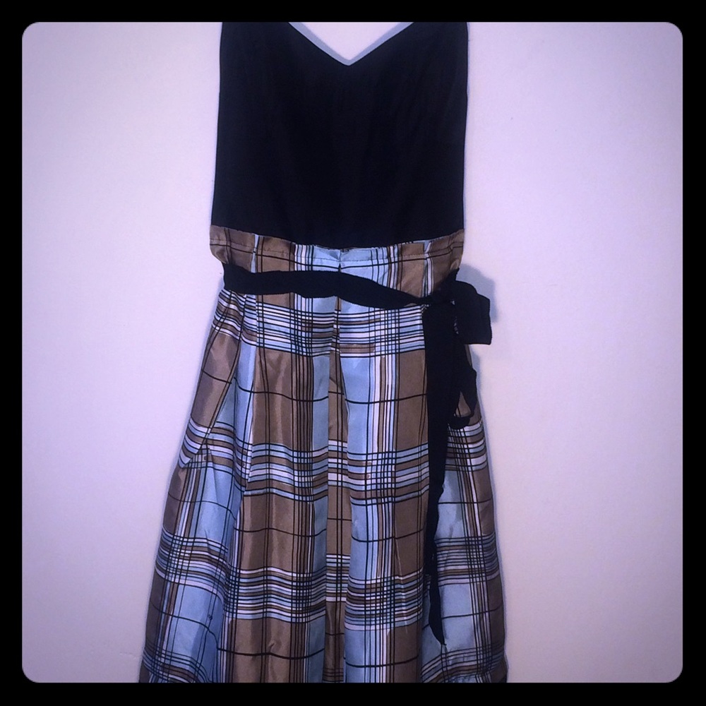 Sz 02 BCBG Maxazria black/blue/tan plaid dress
