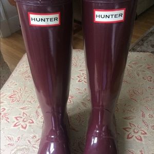 Hunter rain boots purple gloss