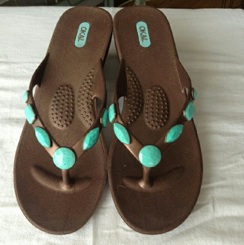 Brown sandals with turquoise gem
