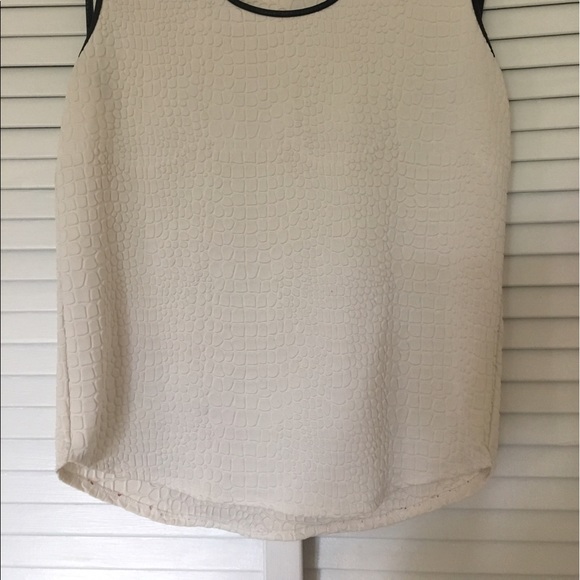 Top - Picture 2 of 2