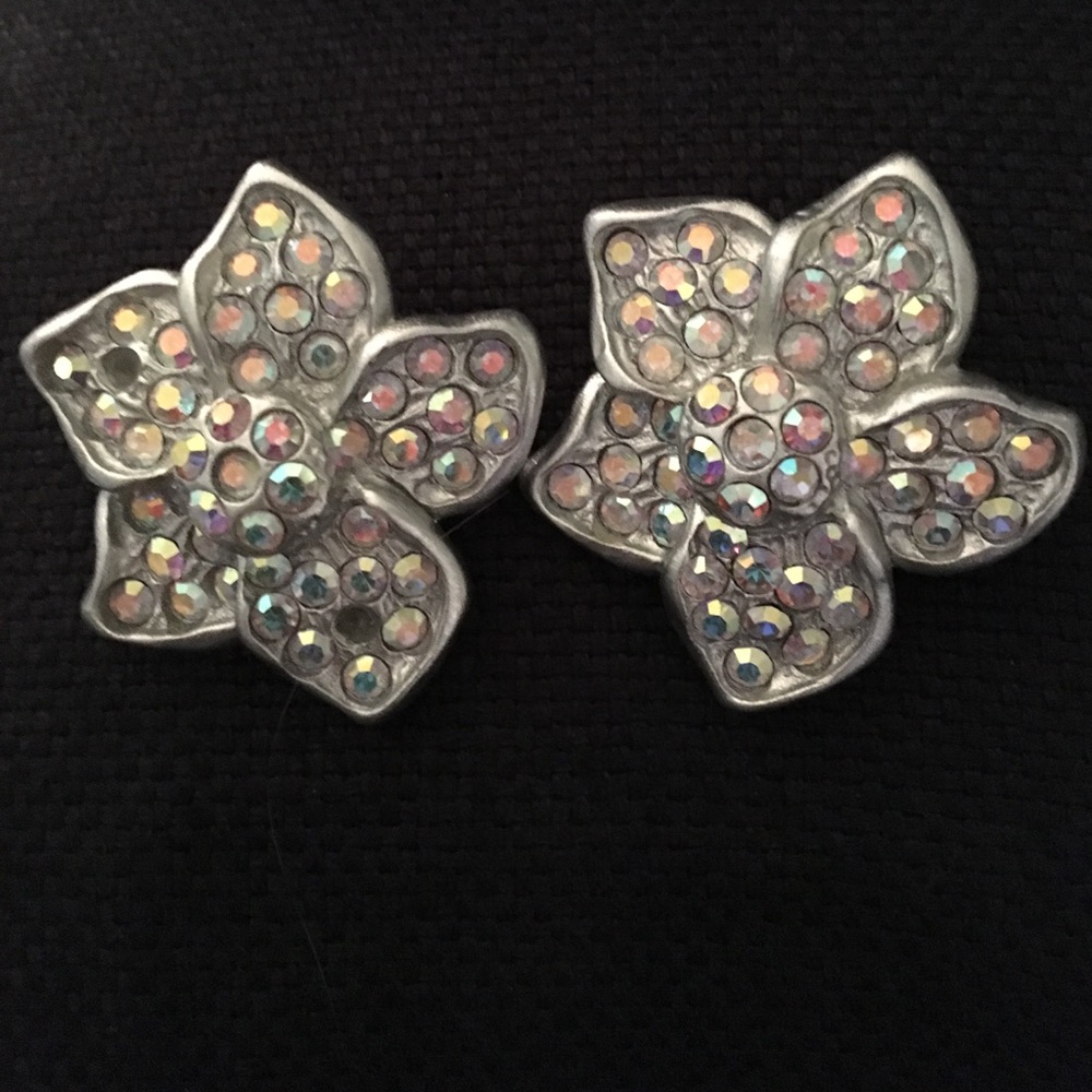 Vintage Circa 1980s clip on earrings