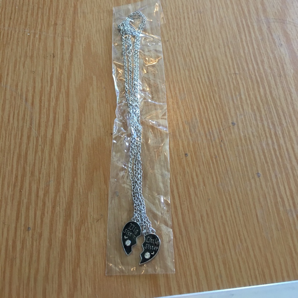 Big sis little sis necklace