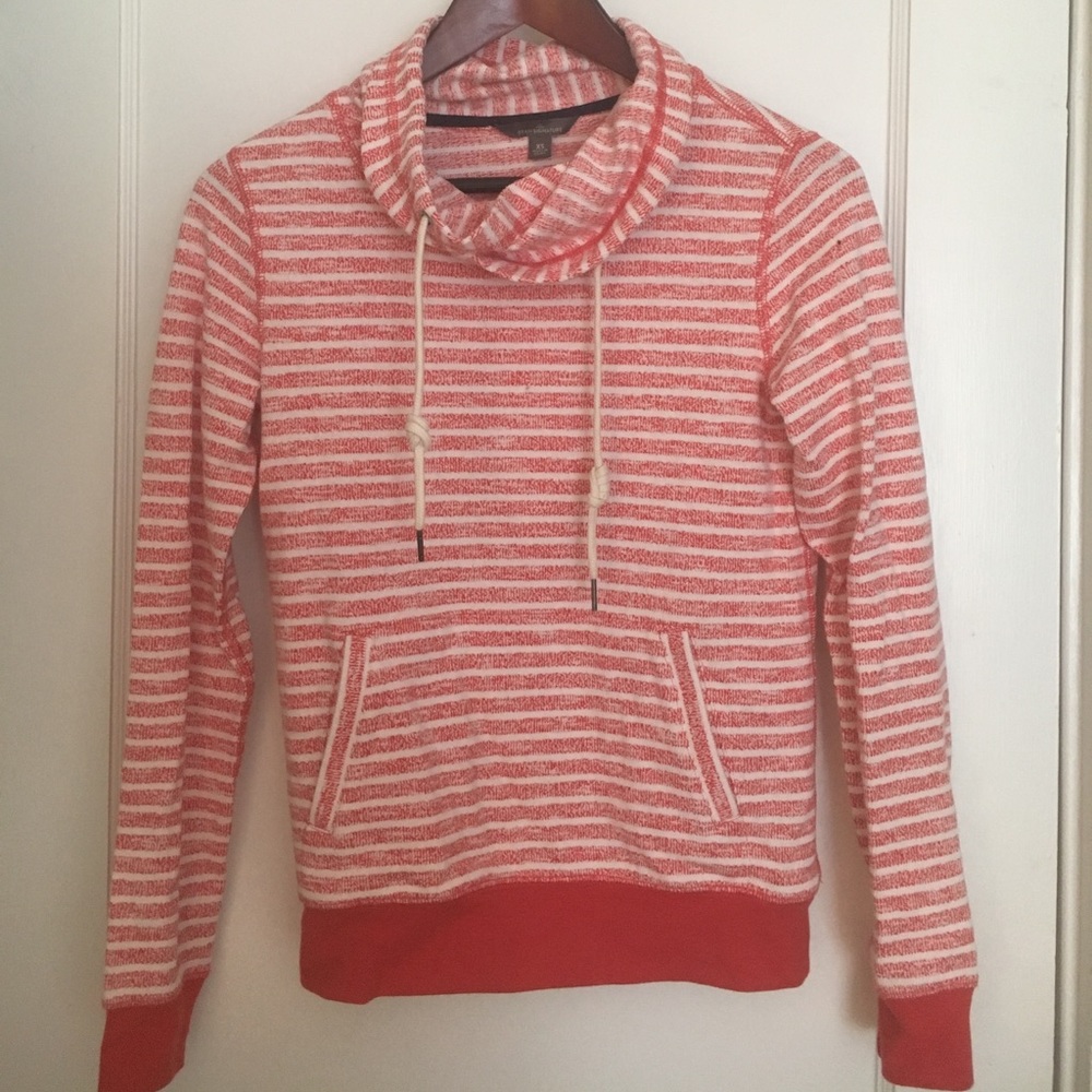 Women's LL Bean Signature sweater/sweatshirt
