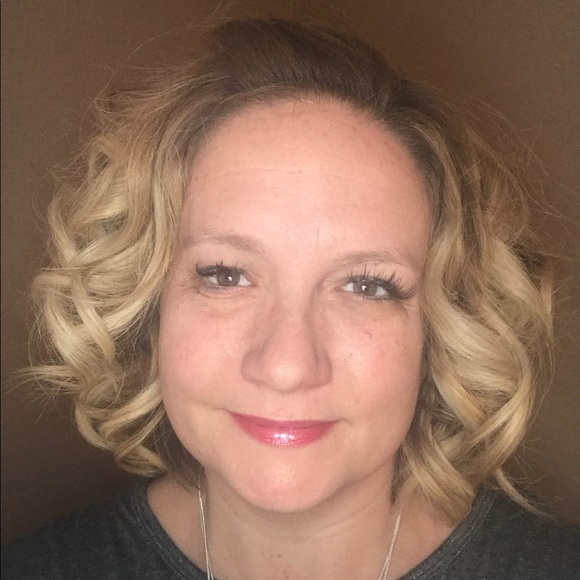 Meet your Posher, Allison - Picture 1 of 1