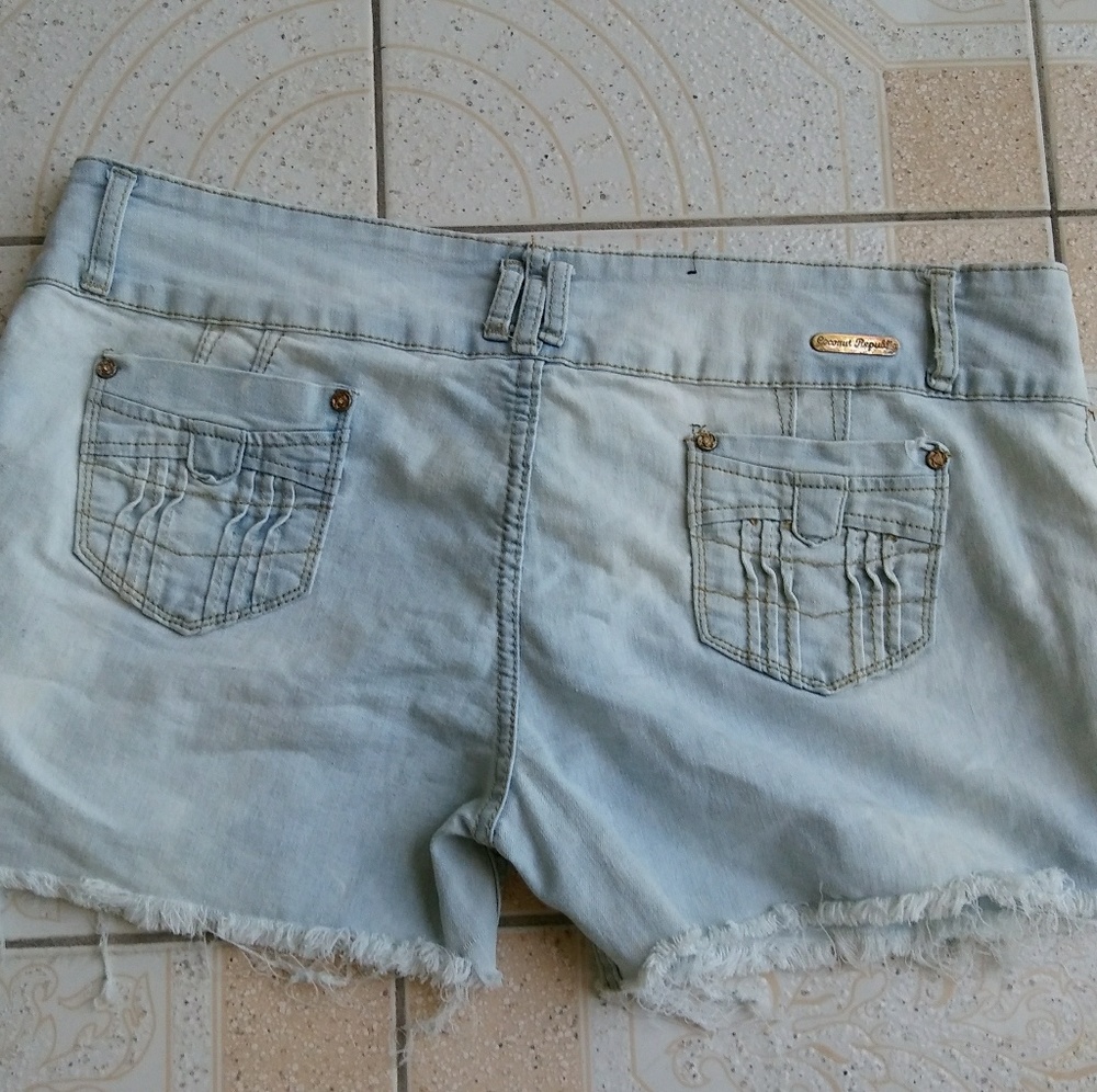 Ripped Jeans - Picture 2 of 2