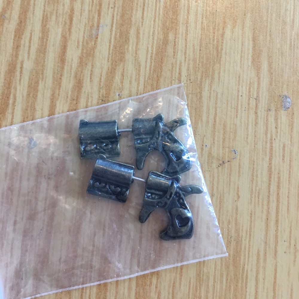 Gun earring studs