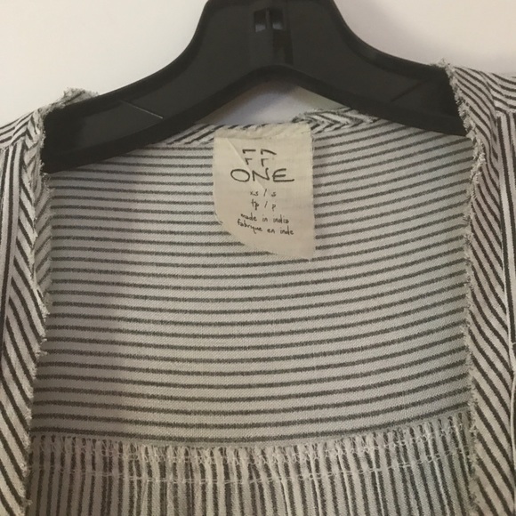 Top - Picture 2 of 3