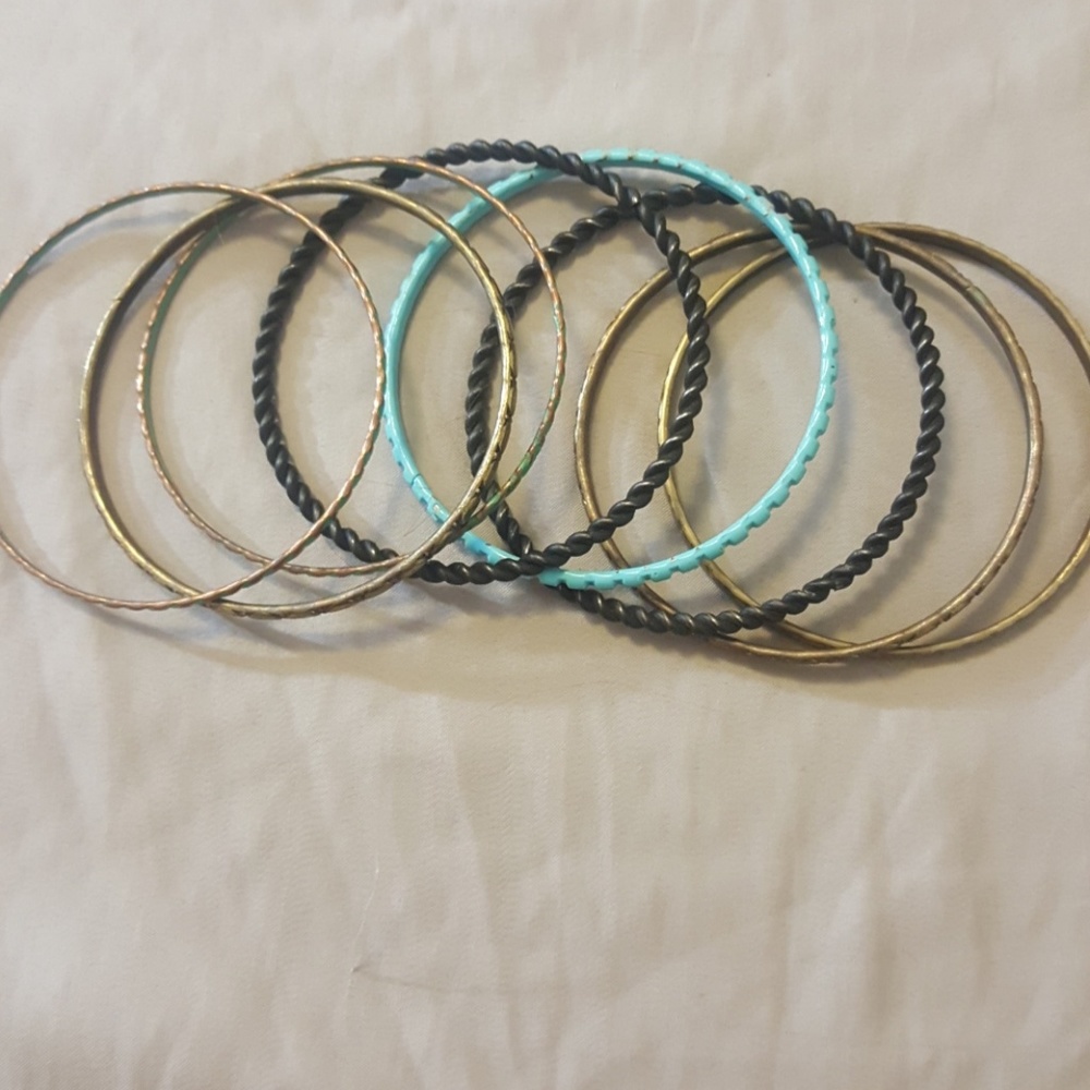 Bundle of chained bracletes