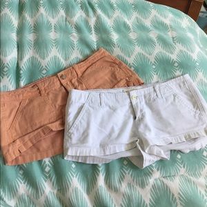 2 pairs of Hollister shorts