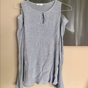 Cold shoulder blouse S striped like new