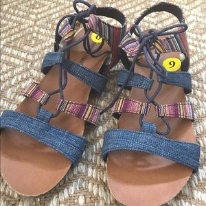 Minnetonka Shoes - ✨Sale✨Minnetonka Sandals Minnetonka Shoes - ✨Sale✨Minnetonka Sandals