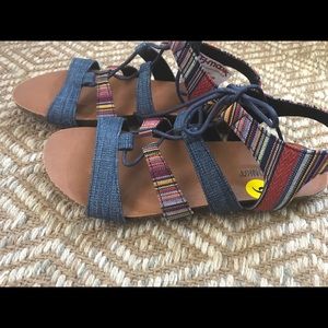 Minnetonka Shoes - ✨Sale✨Minnetonka Sandals Minnetonka Shoes - ✨Sale✨Minnetonka Sandals