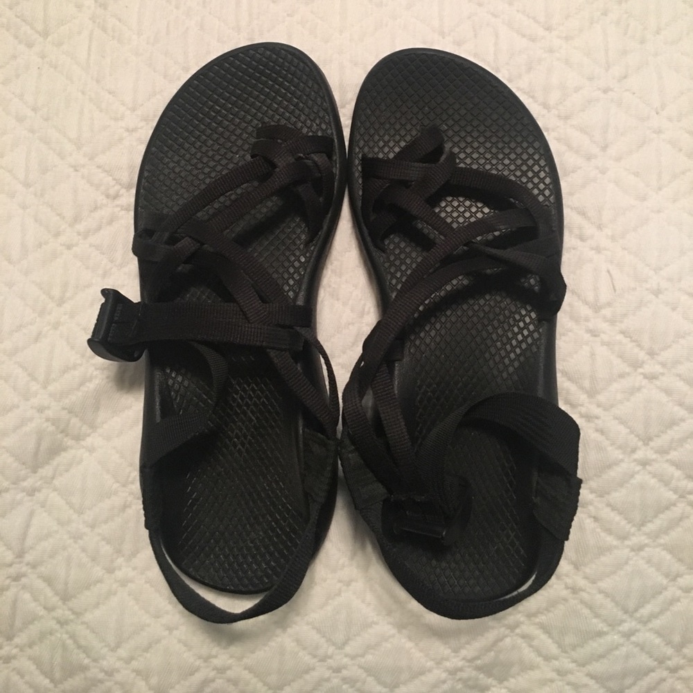 LIKE NEW black double strap chacos!