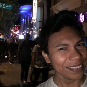 Meet your Posher, Cesar