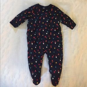 Navy quilted bunting with triangles