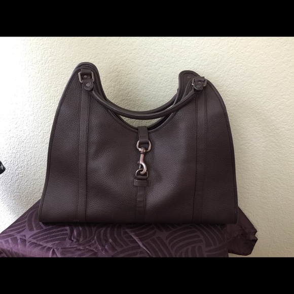 Authentic Gucci - Picture 2 of 4