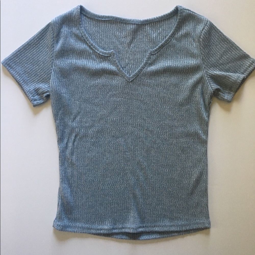 Ribbed crop top scoop neck with small V cutout