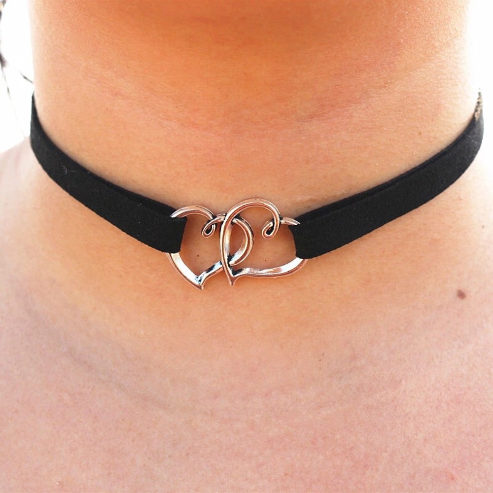 Double heart choker necklace