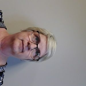 Meet your Posher, Debbie