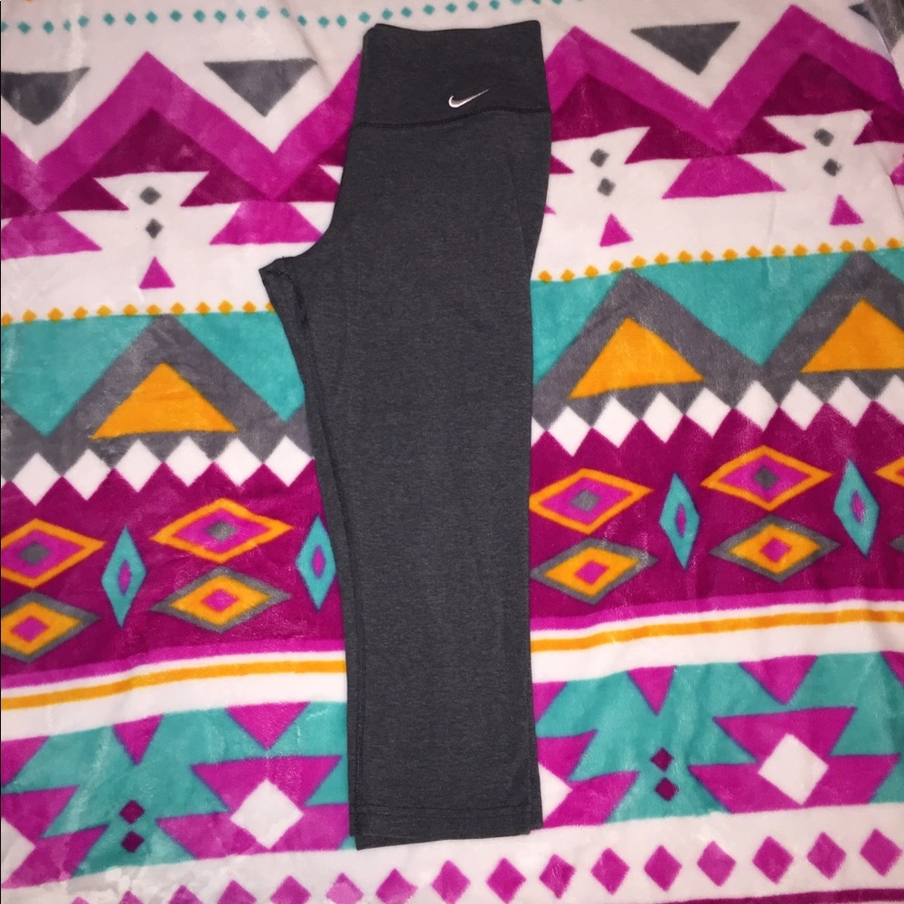 ❌SOLD❌Nike pro crop leggings