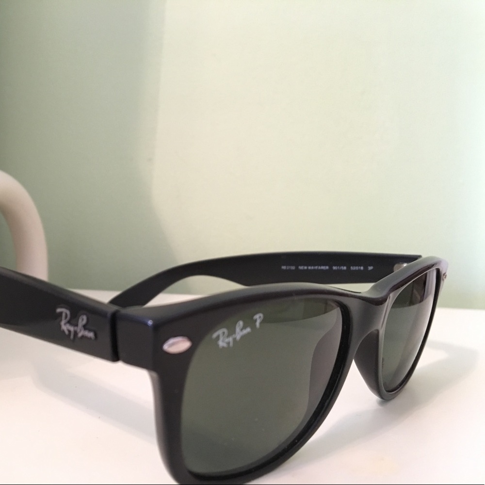 Black Polarized Wayfarer Ray-bans
