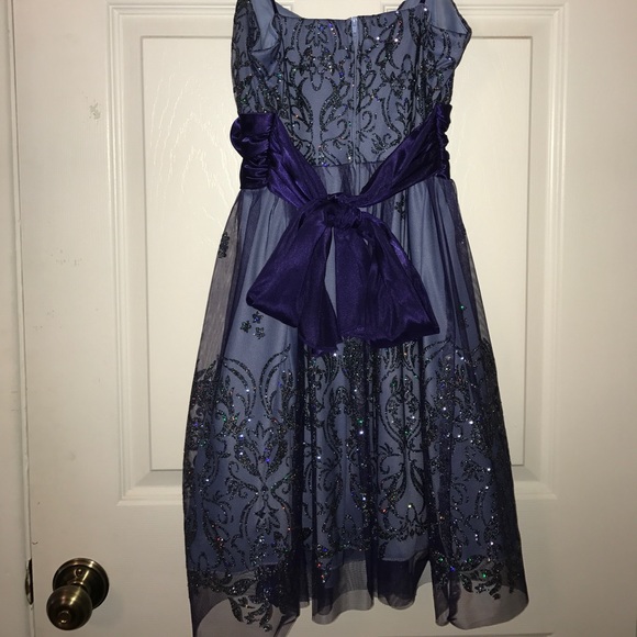 Formal Dress - Picture 4 of 4