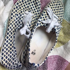 diamond patterned tenni shoes