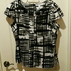 Beautiful soft size 1x black & silver blouse