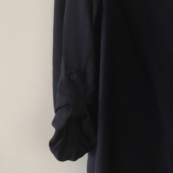 Premise navy blouse button roll-tab sleeve large - Picture 5 of 5