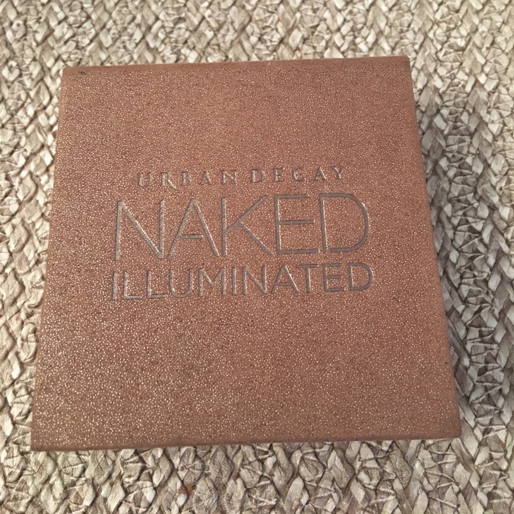 Like new Urban Decay Naked illuminated shimmer