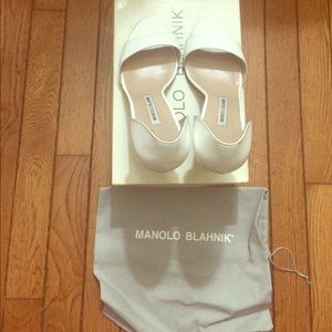 Manola Blahik white patten heels