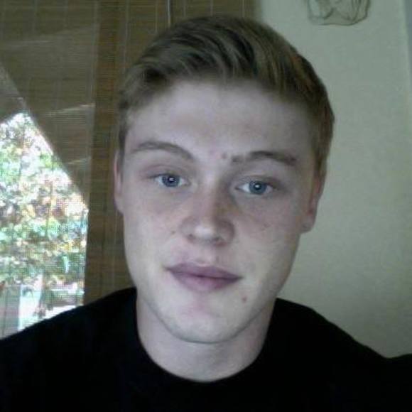 Meet your Posher, Cody - Picture 1 of 1