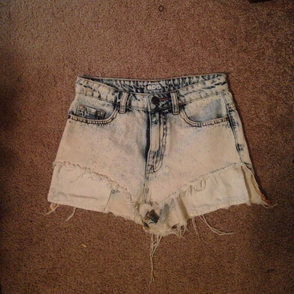 High-Waisted Acid wash Shorts