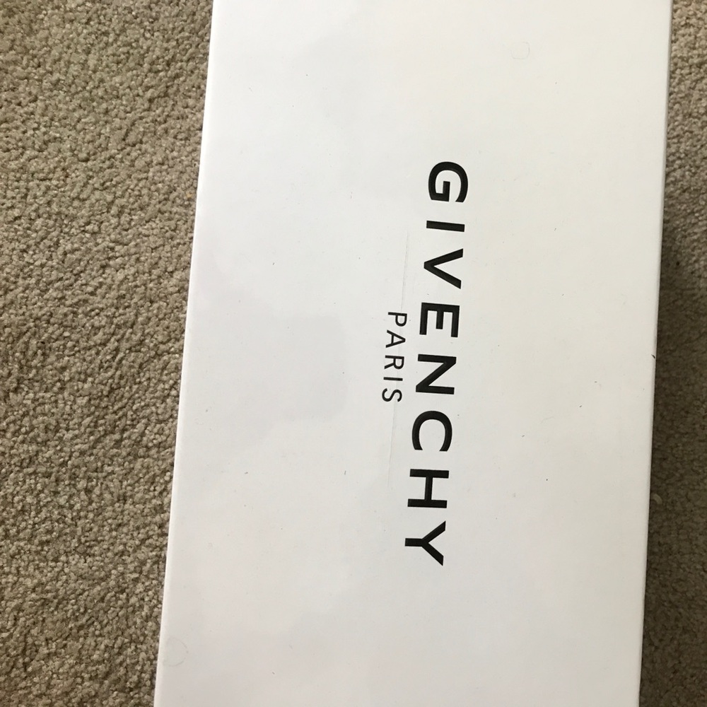 Givenchy leather lows