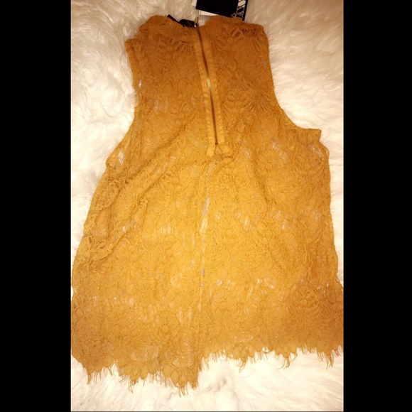 Lace top - Picture 2 of 2