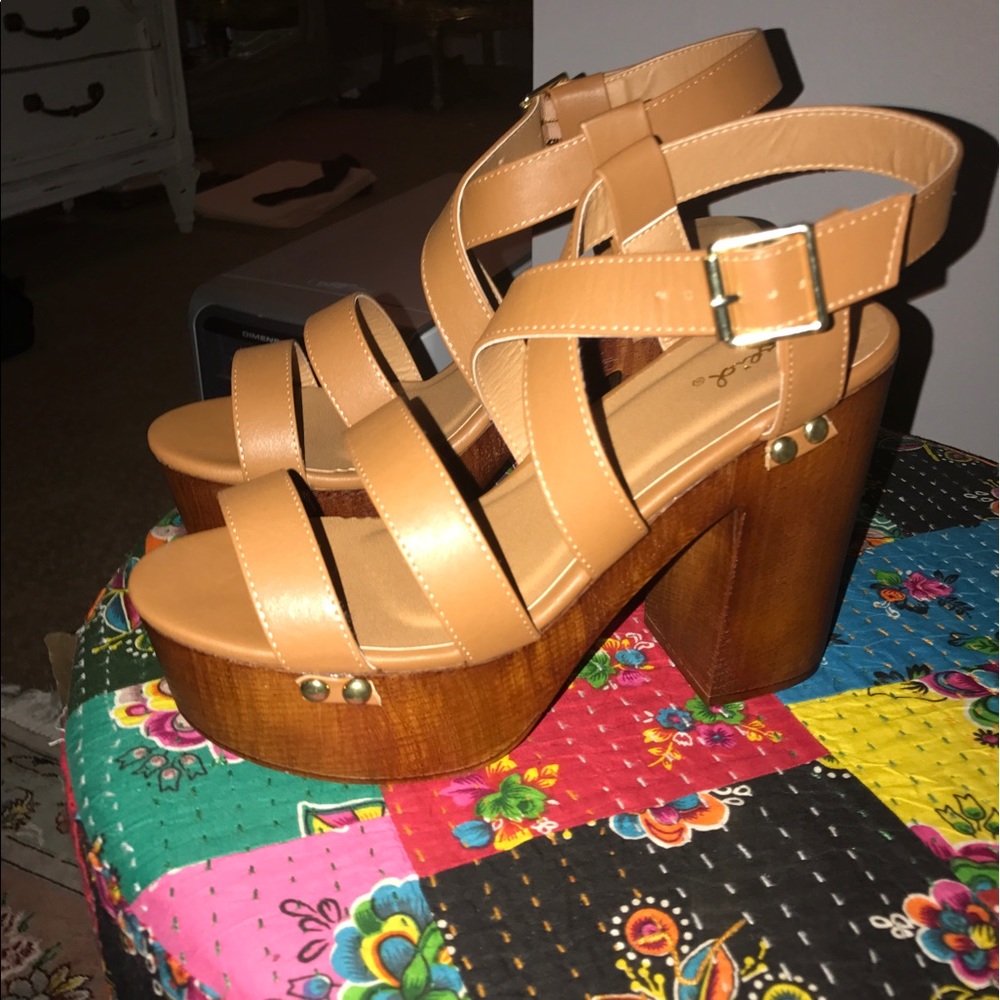 Brand new size 9 platform sandals from Amazon