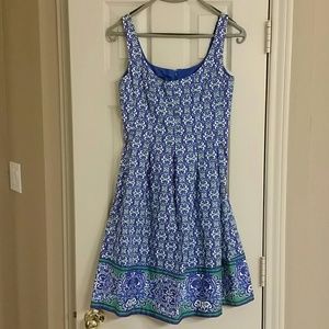 Nine West size 2 purple & Green fleur-de-lis dress