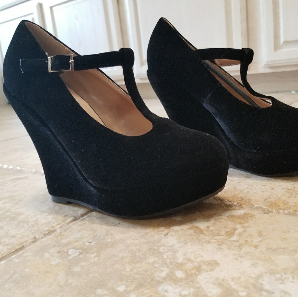 Black wedge