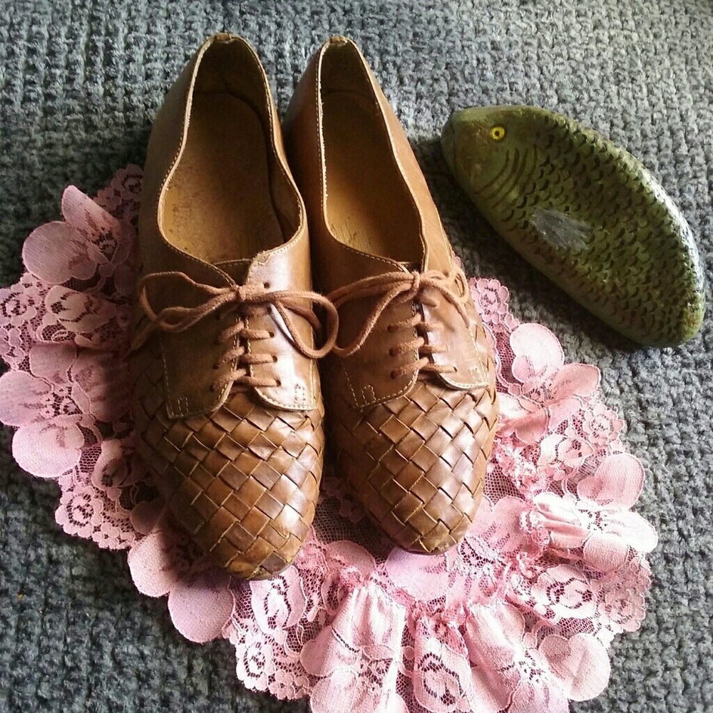 [SOLD] Vintage woven oxfords