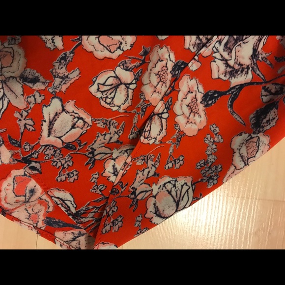 Floral pattern shorts - Picture 2 of 2