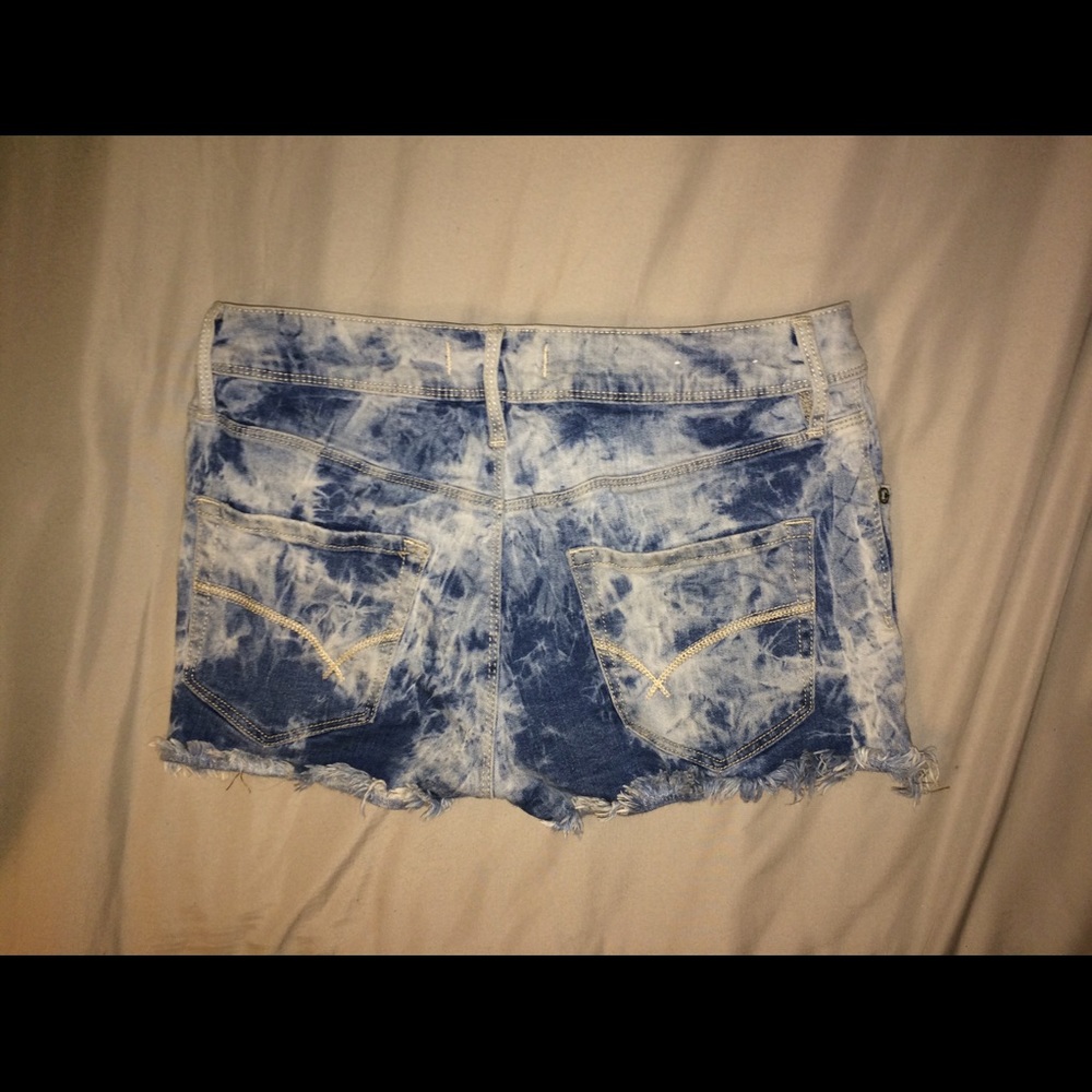 Jean shorts - Picture 2 of 3