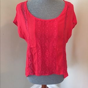 Crocheted keyhole top
