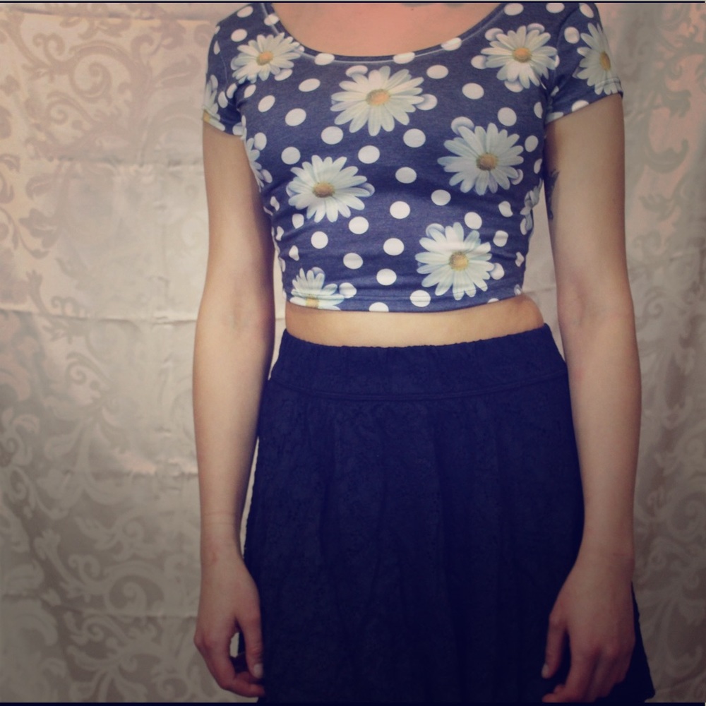 Blue Crop Top w/ Daisy's & white polka dots.