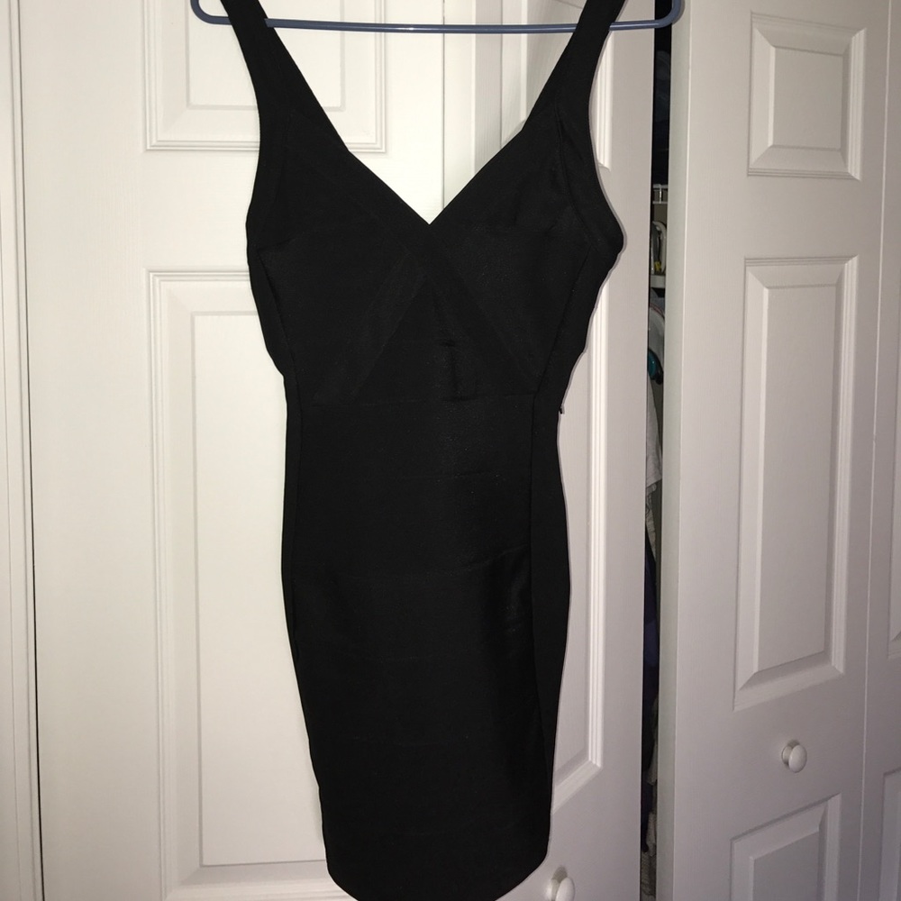 Fitted strappy tobi dress
