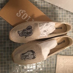 Soludos size 9 elephant slippers